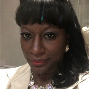 Meet your Posher, Monique